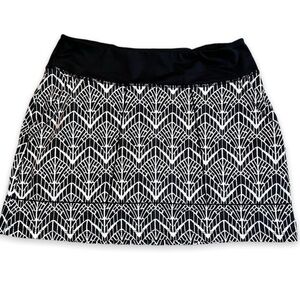 EUC WOMENS MEDIUM TITLE NINE PRINTED SKORT